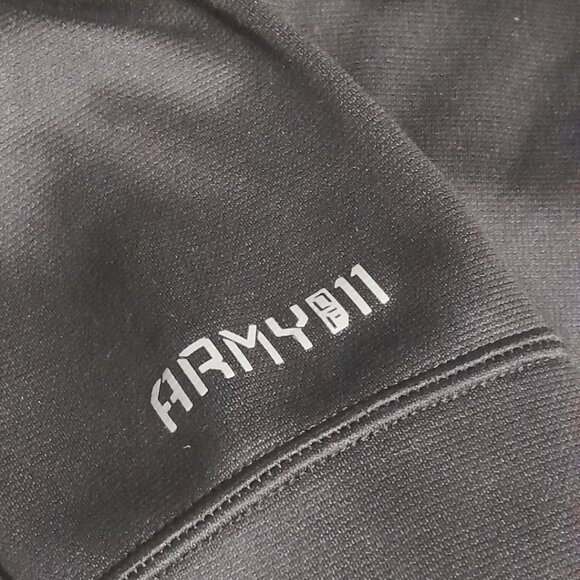 Boy's Under Armour hoodie - Picture 2 of 3